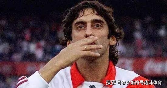 足球历史最佳什么意思_足球历史最佳阵容图片_足球历史排名前十名