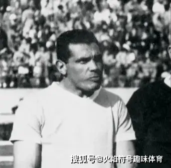 足球历史最佳阵容图片_足球历史排名前十名_足球历史最佳什么意思